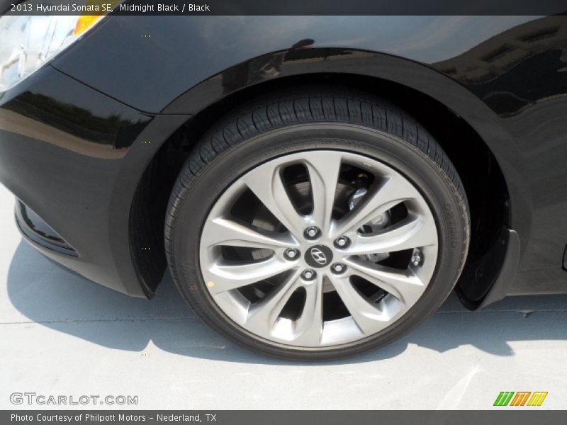 Midnight Black / Black 2013 Hyundai Sonata SE