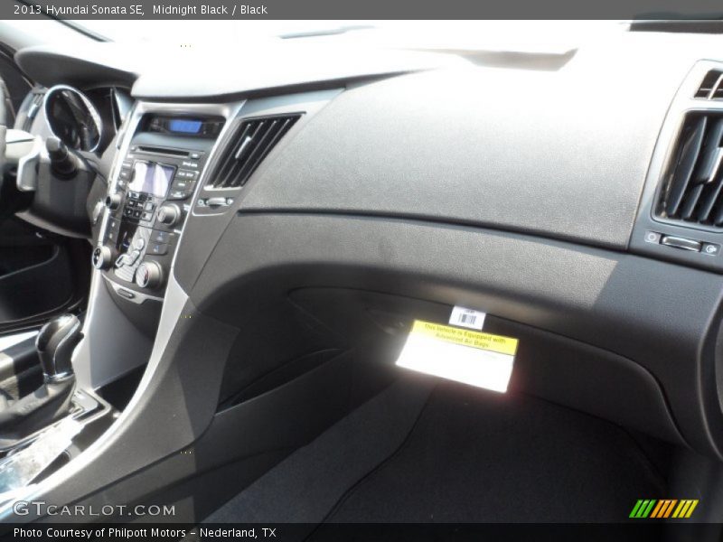 Midnight Black / Black 2013 Hyundai Sonata SE