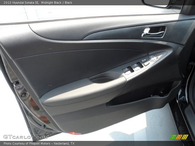 Midnight Black / Black 2013 Hyundai Sonata SE