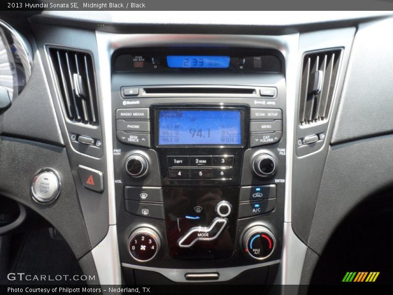 Midnight Black / Black 2013 Hyundai Sonata SE