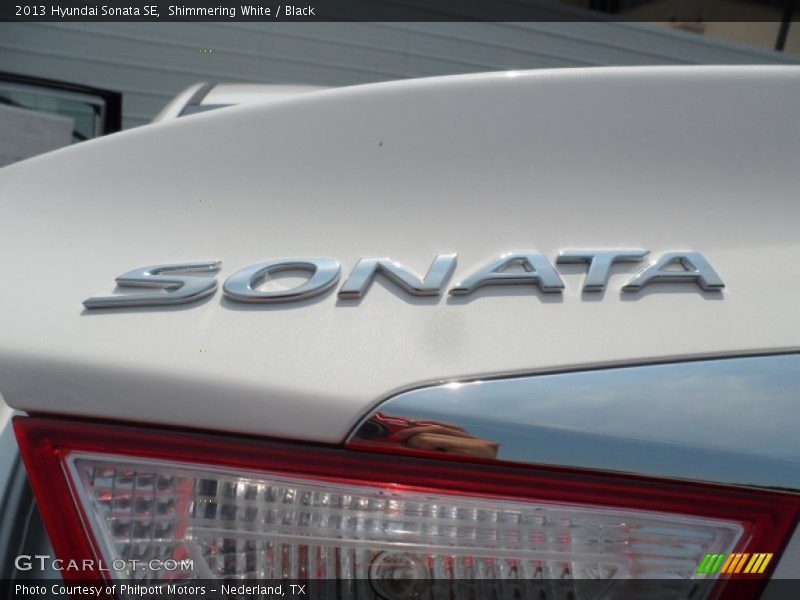 Shimmering White / Black 2013 Hyundai Sonata SE