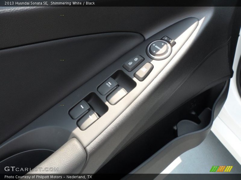 Shimmering White / Black 2013 Hyundai Sonata SE