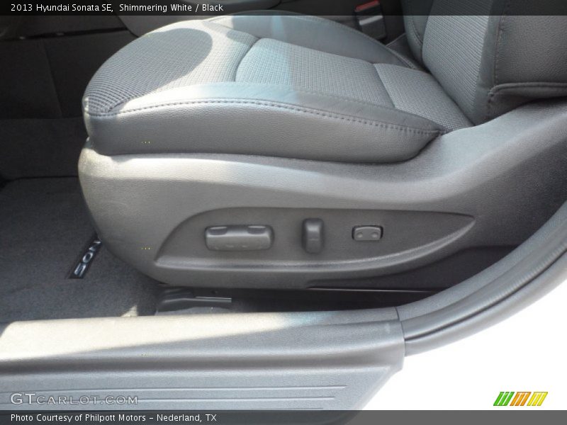 Shimmering White / Black 2013 Hyundai Sonata SE