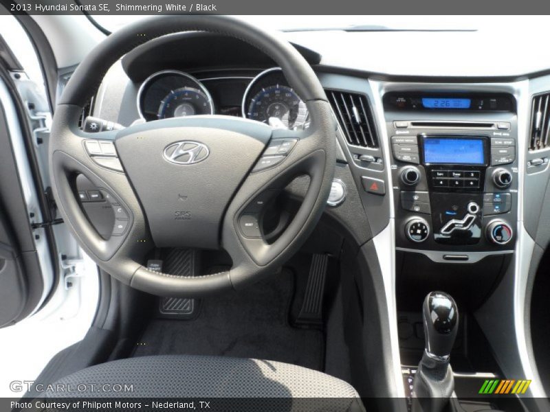 Shimmering White / Black 2013 Hyundai Sonata SE