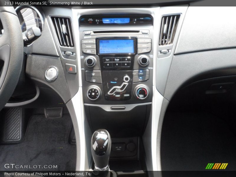 Shimmering White / Black 2013 Hyundai Sonata SE