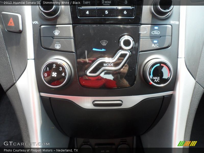 Shimmering White / Black 2013 Hyundai Sonata SE