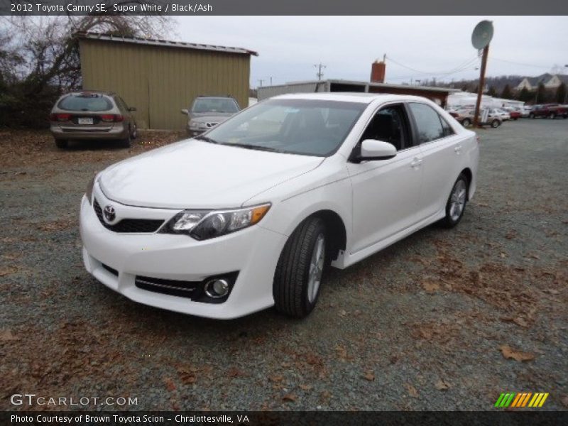 Super White / Black/Ash 2012 Toyota Camry SE