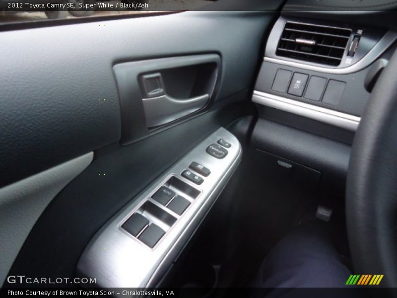 Super White / Black/Ash 2012 Toyota Camry SE