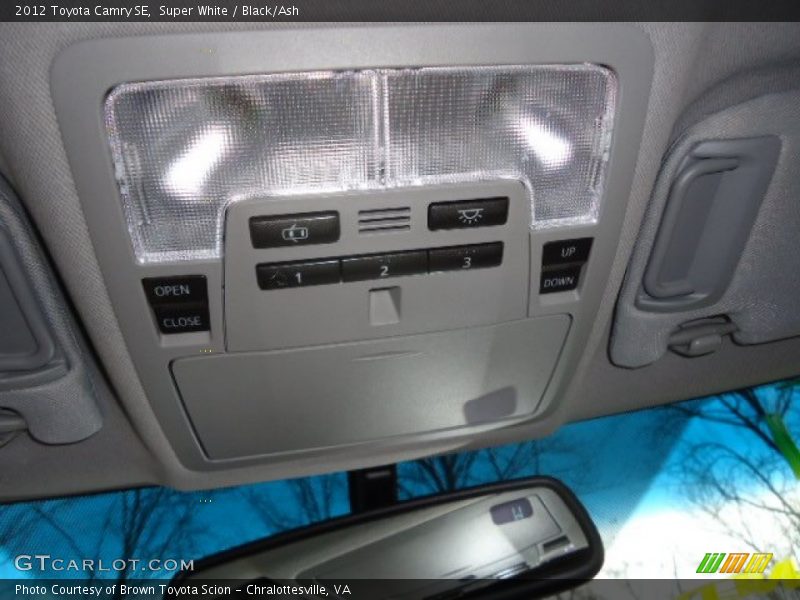 Super White / Black/Ash 2012 Toyota Camry SE