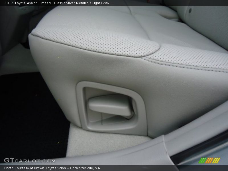 Classic Silver Metallic / Light Gray 2012 Toyota Avalon Limited