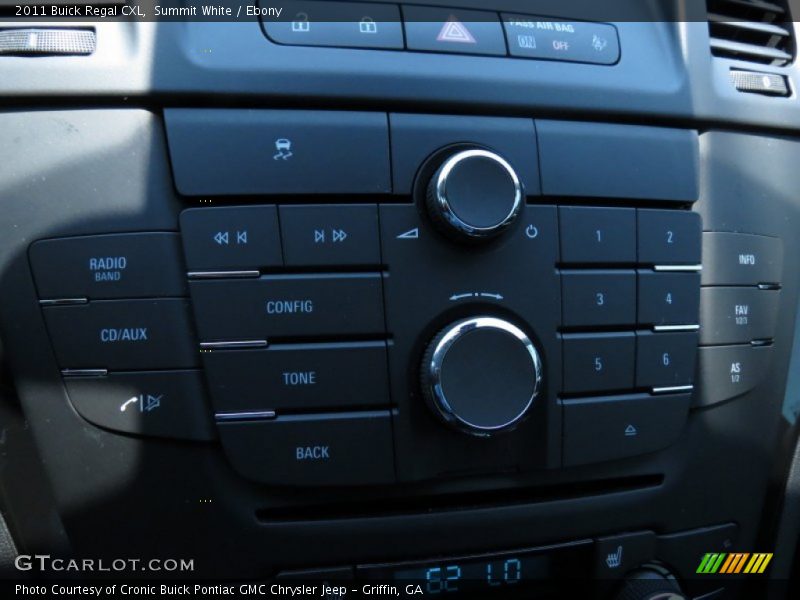 Summit White / Ebony 2011 Buick Regal CXL