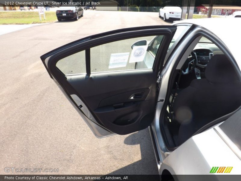 Silver Ice Metallic / Jet Black 2012 Chevrolet Cruze LT