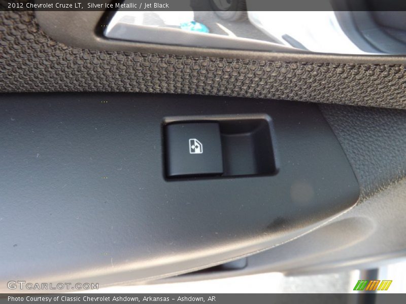 Silver Ice Metallic / Jet Black 2012 Chevrolet Cruze LT
