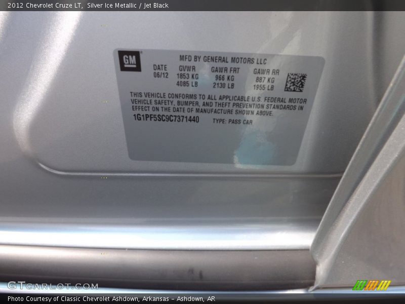 Silver Ice Metallic / Jet Black 2012 Chevrolet Cruze LT