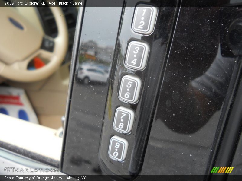 Black / Camel 2009 Ford Explorer XLT 4x4