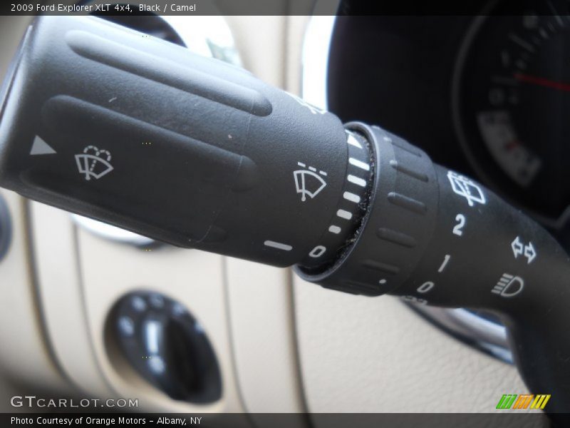 Black / Camel 2009 Ford Explorer XLT 4x4
