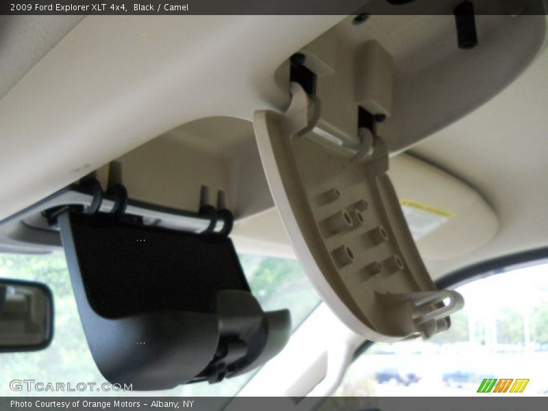 Black / Camel 2009 Ford Explorer XLT 4x4