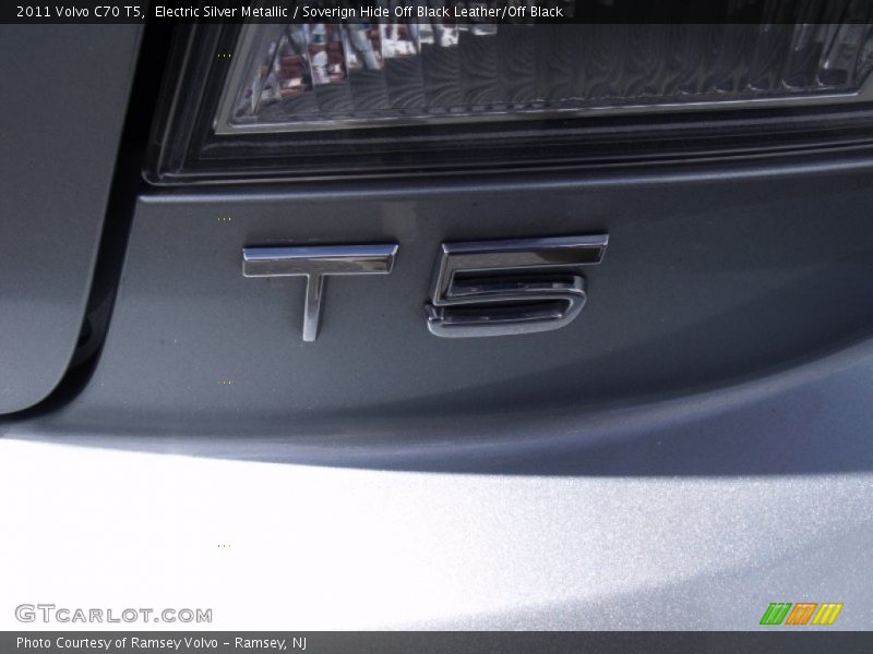 Electric Silver Metallic / Soverign Hide Off Black Leather/Off Black 2011 Volvo C70 T5