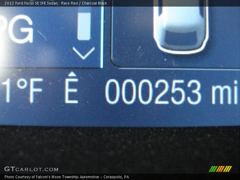Race Red / Charcoal Black 2012 Ford Focus SE SFE Sedan