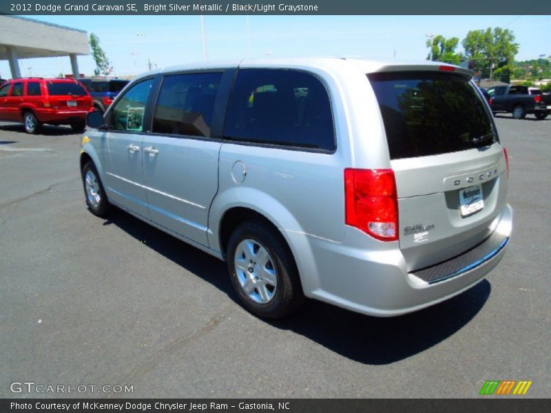 Bright Silver Metallic / Black/Light Graystone 2012 Dodge Grand Caravan SE