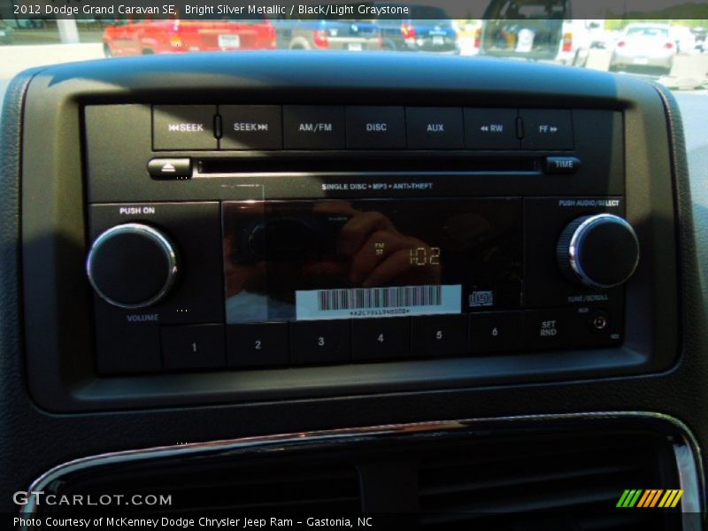 Bright Silver Metallic / Black/Light Graystone 2012 Dodge Grand Caravan SE