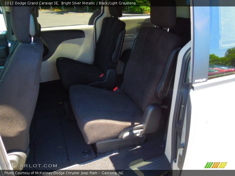 Bright Silver Metallic / Black/Light Graystone 2012 Dodge Grand Caravan SE