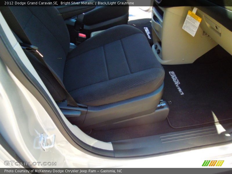 Bright Silver Metallic / Black/Light Graystone 2012 Dodge Grand Caravan SE