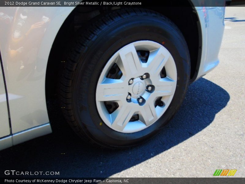 Bright Silver Metallic / Black/Light Graystone 2012 Dodge Grand Caravan SE