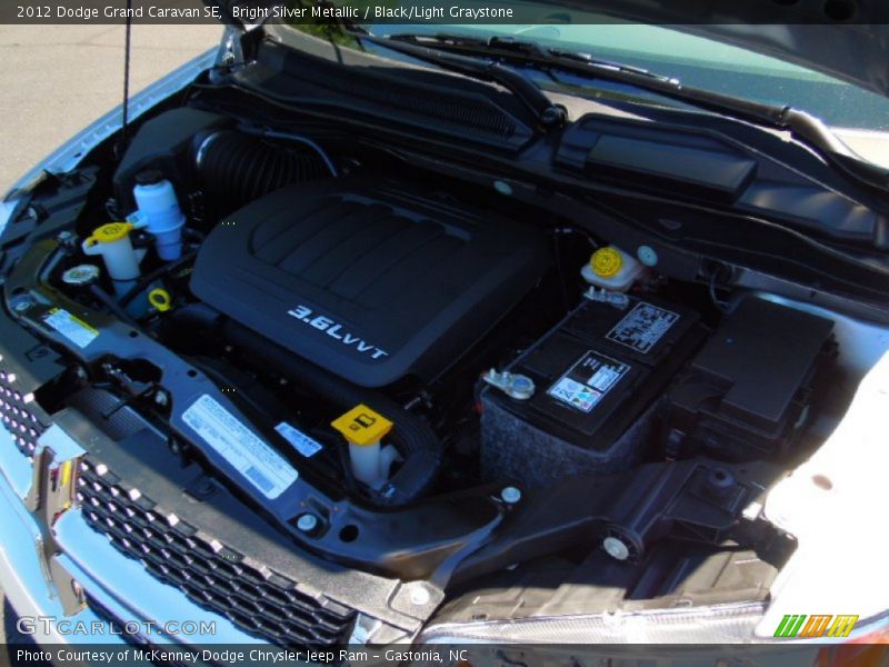 Bright Silver Metallic / Black/Light Graystone 2012 Dodge Grand Caravan SE