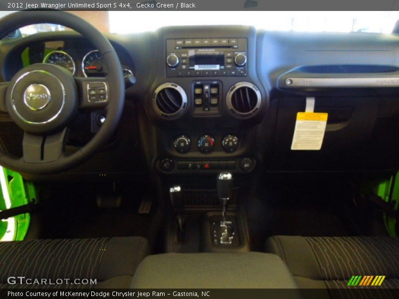 Gecko Green / Black 2012 Jeep Wrangler Unlimited Sport S 4x4