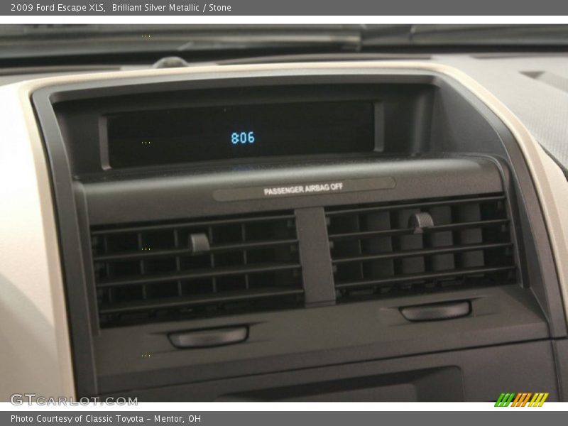 Brilliant Silver Metallic / Stone 2009 Ford Escape XLS
