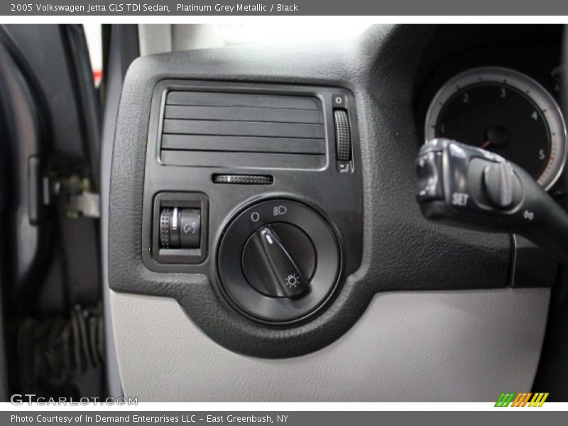 Platinum Grey Metallic / Black 2005 Volkswagen Jetta GLS TDI Sedan