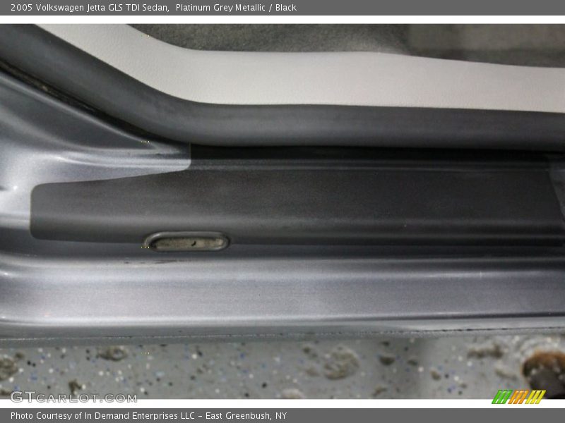 Platinum Grey Metallic / Black 2005 Volkswagen Jetta GLS TDI Sedan