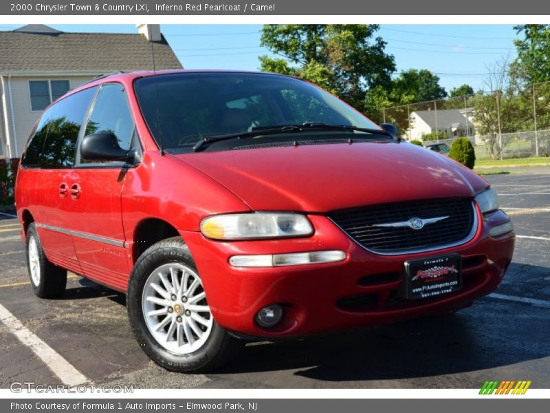 Inferno Red Pearlcoat / Camel 2000 Chrysler Town & Country LXi