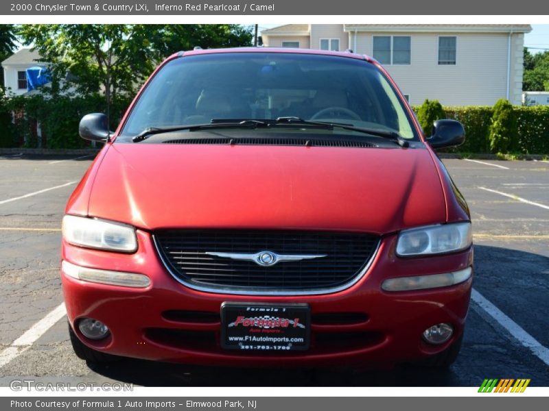 Inferno Red Pearlcoat / Camel 2000 Chrysler Town & Country LXi
