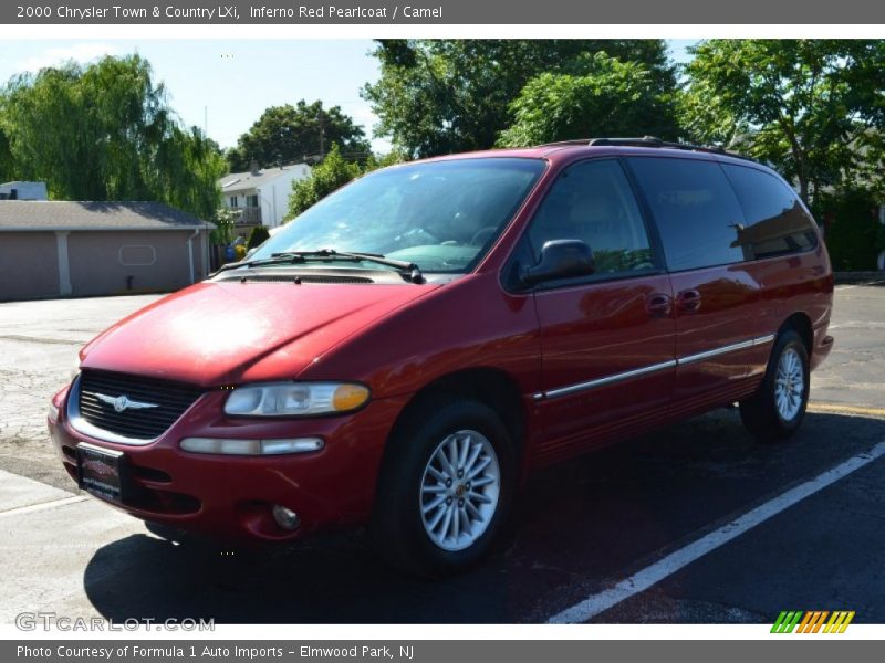 Inferno Red Pearlcoat / Camel 2000 Chrysler Town & Country LXi