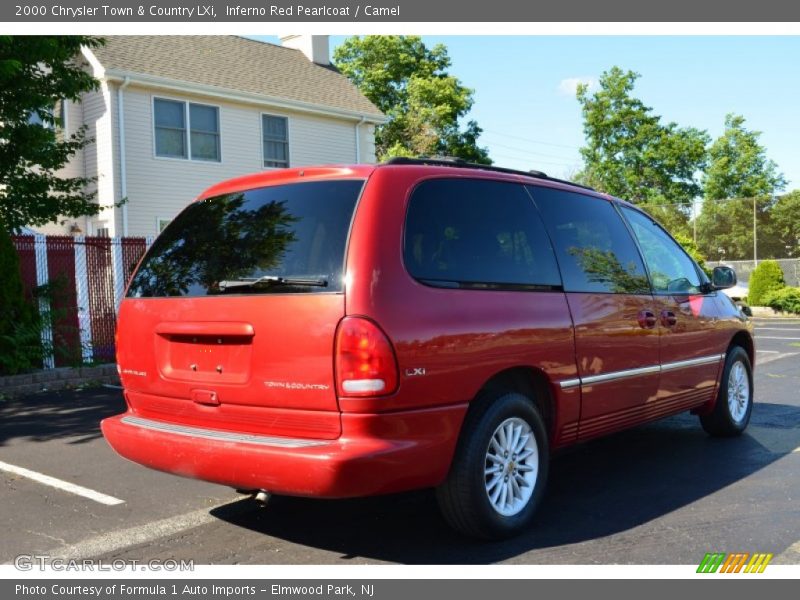 Inferno Red Pearlcoat / Camel 2000 Chrysler Town & Country LXi