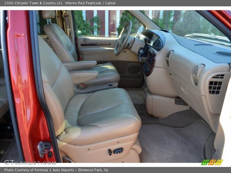 Inferno Red Pearlcoat / Camel 2000 Chrysler Town & Country LXi