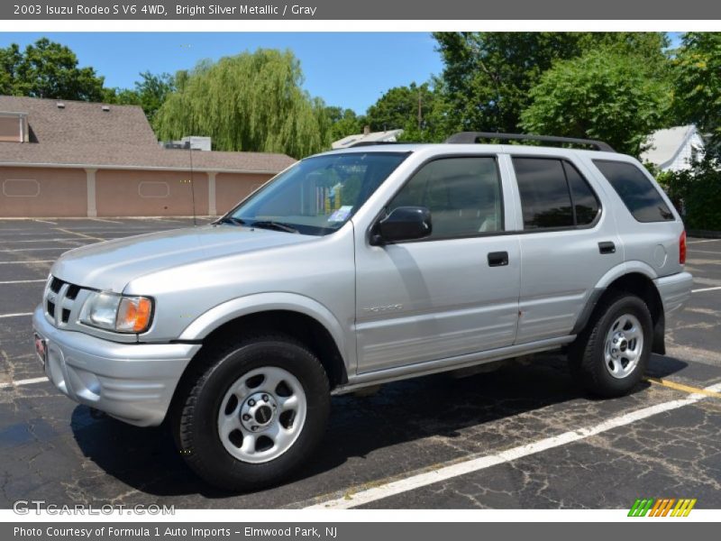 Front 3/4 View of 2003 Rodeo S V6 4WD