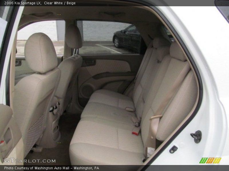 Clear White / Beige 2006 Kia Sportage LX
