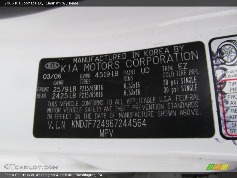 Clear White / Beige 2006 Kia Sportage LX