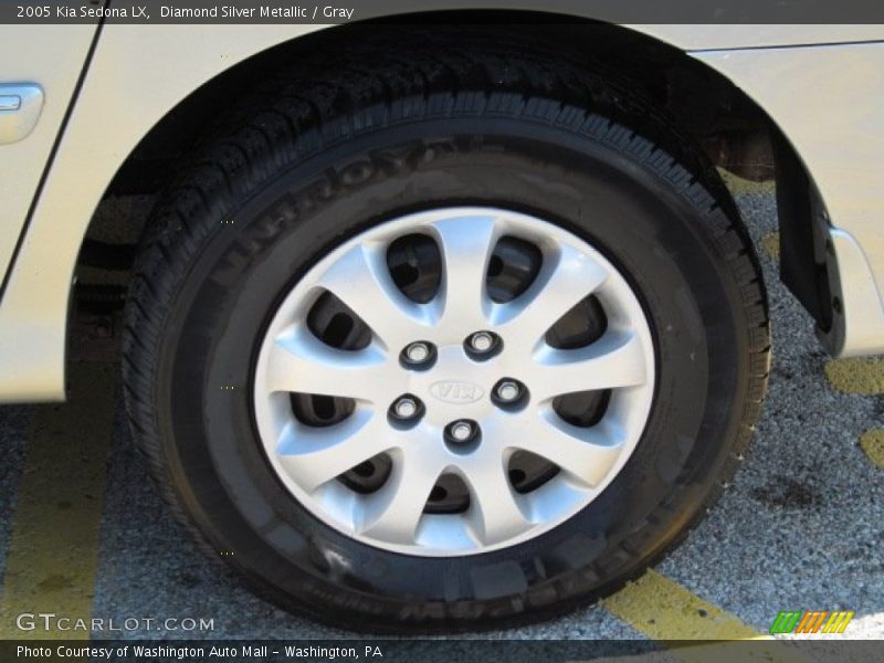 Diamond Silver Metallic / Gray 2005 Kia Sedona LX