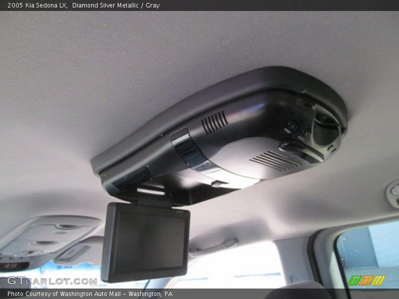 Diamond Silver Metallic / Gray 2005 Kia Sedona LX