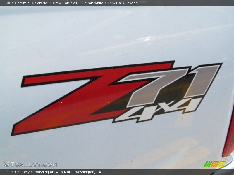 Summit White / Very Dark Pewter 2004 Chevrolet Colorado LS Crew Cab 4x4