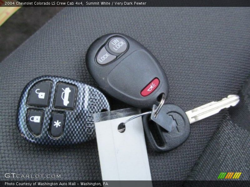 Summit White / Very Dark Pewter 2004 Chevrolet Colorado LS Crew Cab 4x4