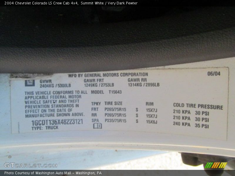 Summit White / Very Dark Pewter 2004 Chevrolet Colorado LS Crew Cab 4x4