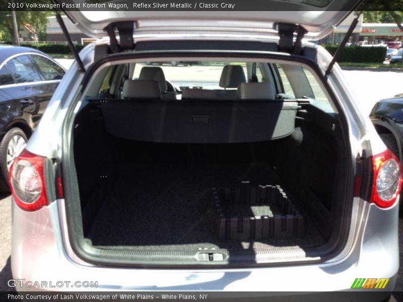 Reflex Silver Metallic / Classic Gray 2010 Volkswagen Passat Komfort Wagon