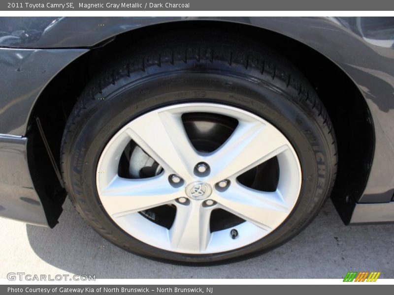 Magnetic Gray Metallic / Dark Charcoal 2011 Toyota Camry SE