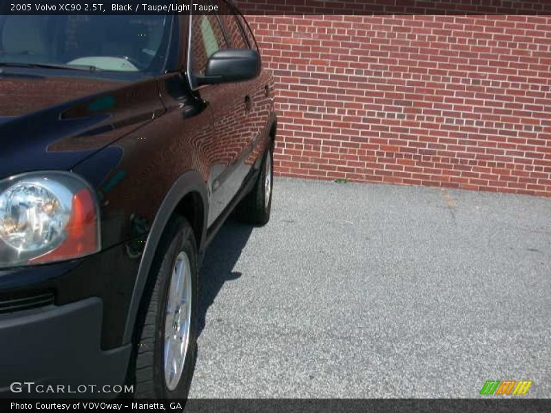 Black / Taupe/Light Taupe 2005 Volvo XC90 2.5T