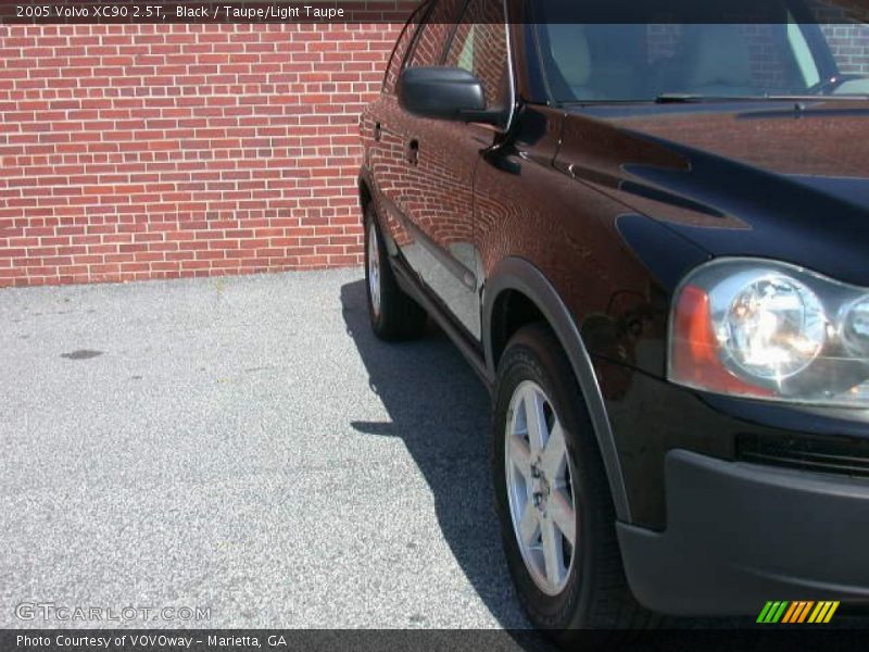 Black / Taupe/Light Taupe 2005 Volvo XC90 2.5T